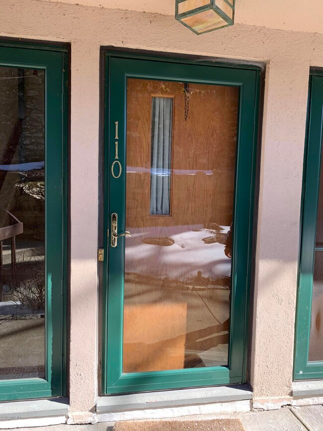 12 Glenville St unit 110, Greenwich, CT 06831 - photo 2