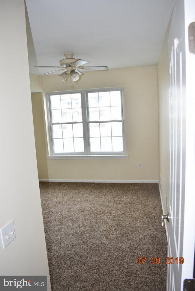 1201 Waters Edge Dr unit 1201, Newark, DE 19702 - photo 2