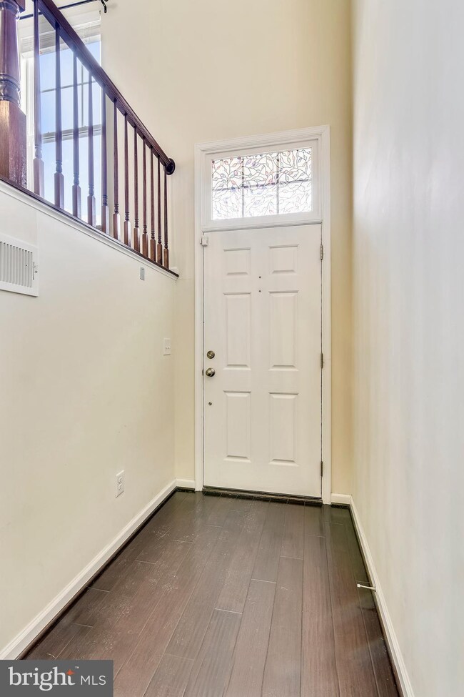 9044 Christopher Ln, Manassas Park, VA 20111 - photo 4