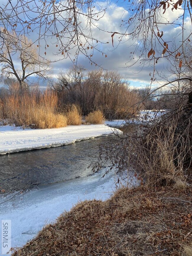 TBD S 500 W unit Par 2, Blackfoot, ID 83221 - photo 3