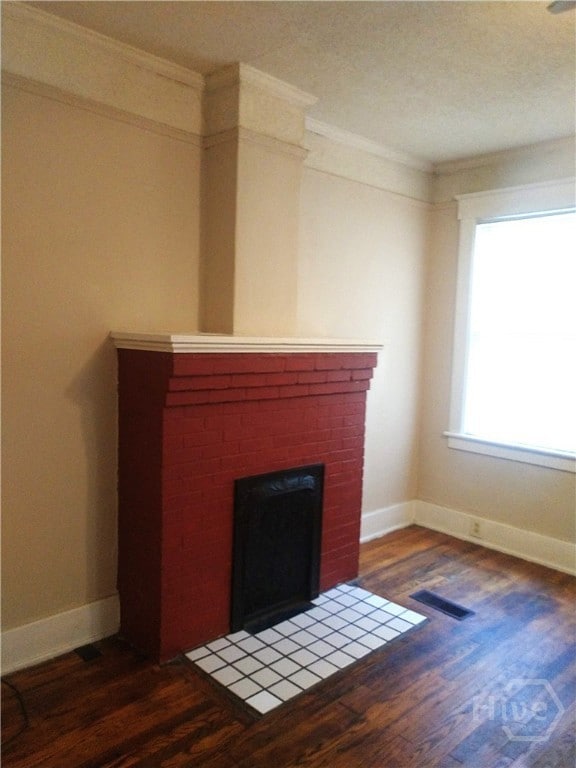Decorative fireplace in living room.