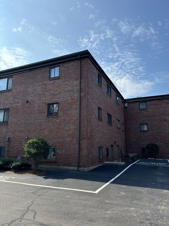 69 Nicholas Rd unit D, Framingham, MA 01701 - photo 2