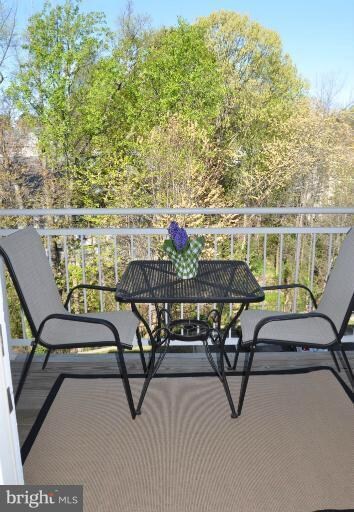 1516 N Point Dr unit 302, Reston, VA 20194 - photo 3