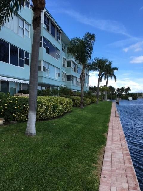 SEAWALL BACKSIDE OF BUILDING