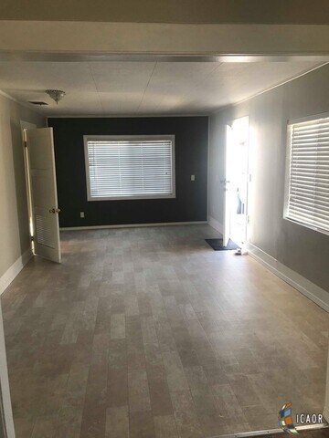 543 W Euclid Ave, El Centro, CA 92243 - photo 3