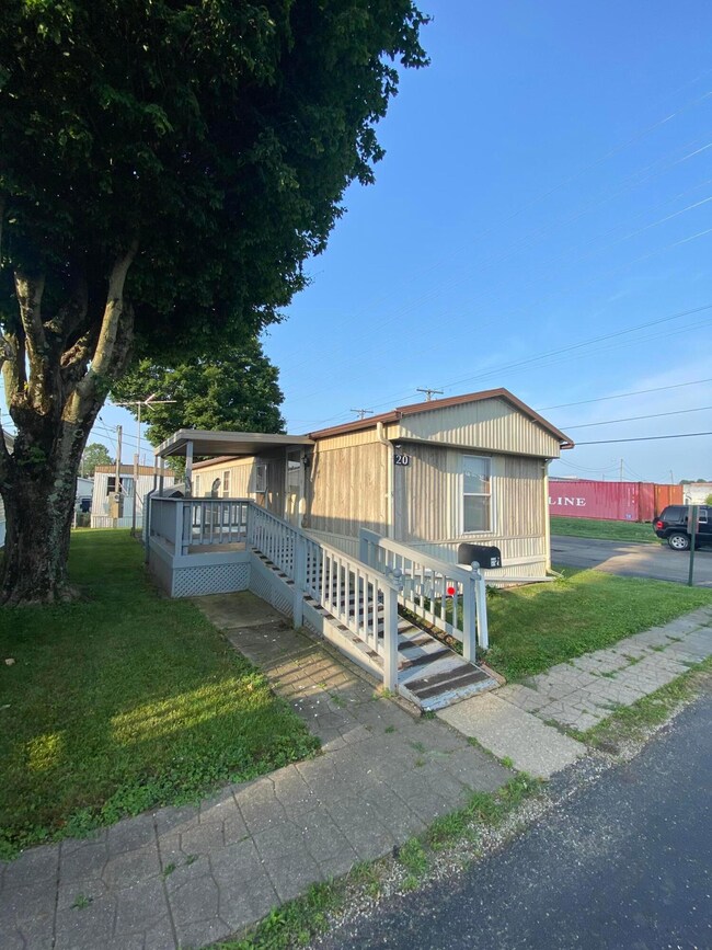 1570 E Main St. Lot #20 - #2