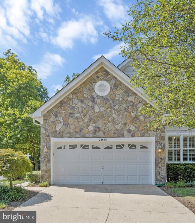 25685 Tremaine Terrace, Chantilly, VA 20152 - photo 2