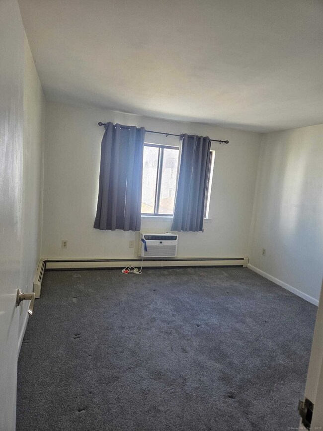 252 Harlem Ave unit B6, Bridgeport, CT 06606 - photo 6