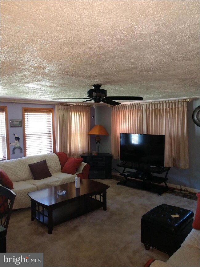 2713 Fairlawn St, Temple Hills, MD 20748 - photo 3