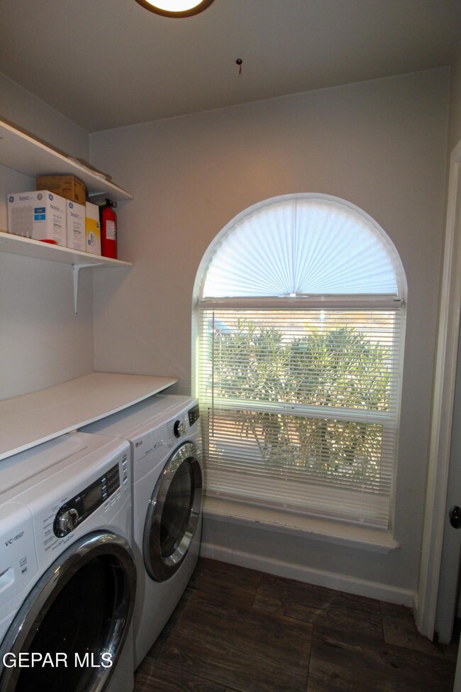 16007 Darrington Rd, Horizon City, TX 79928 - photo 4