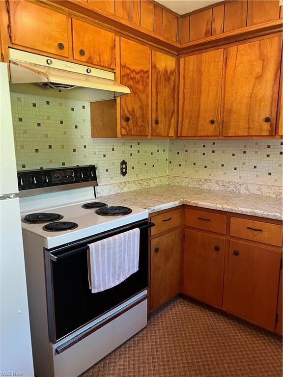 Eat-in Kitchen 16 x 9. Refrigerator and range are 