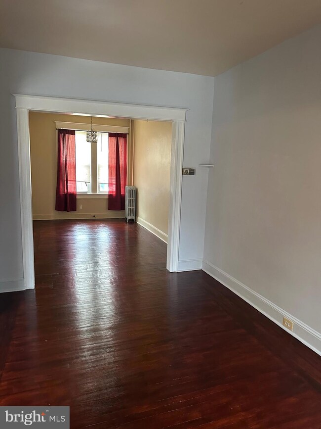 9 N Wickham Rd, Baltimore, MD 21229 - photo 6