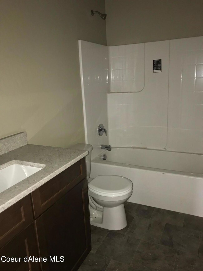 5728 Lujack guest bath
