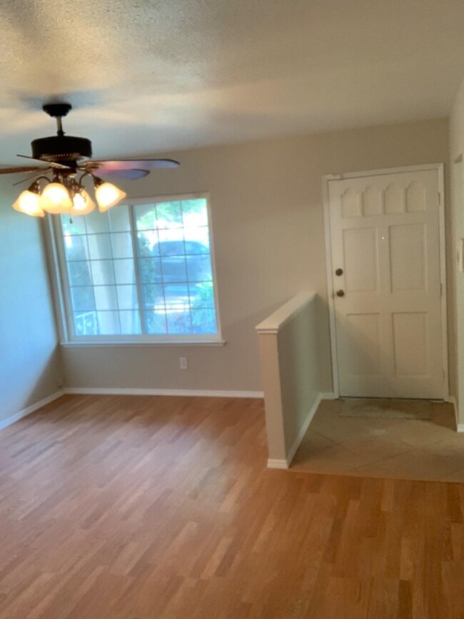 Lots of natural light Living room