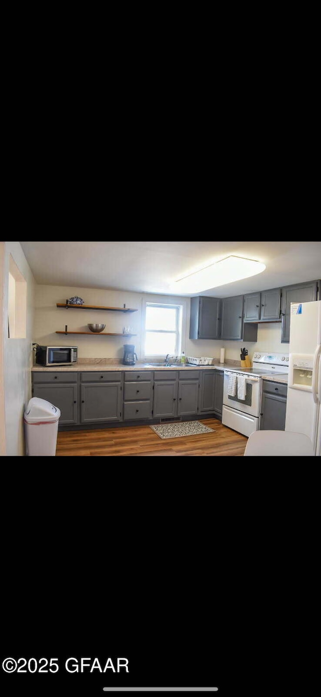 517 7th St SE, Devils Lake, ND 58301 - photo 7