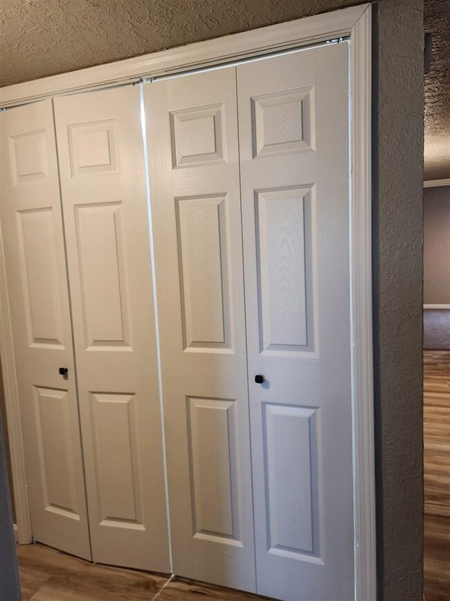 624 E Main St, Geronimo, OK 73543 - photo 5