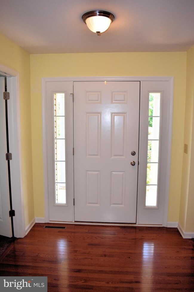 663 Franklin Square Dr, Chambersburg, PA 17201 - photo 7