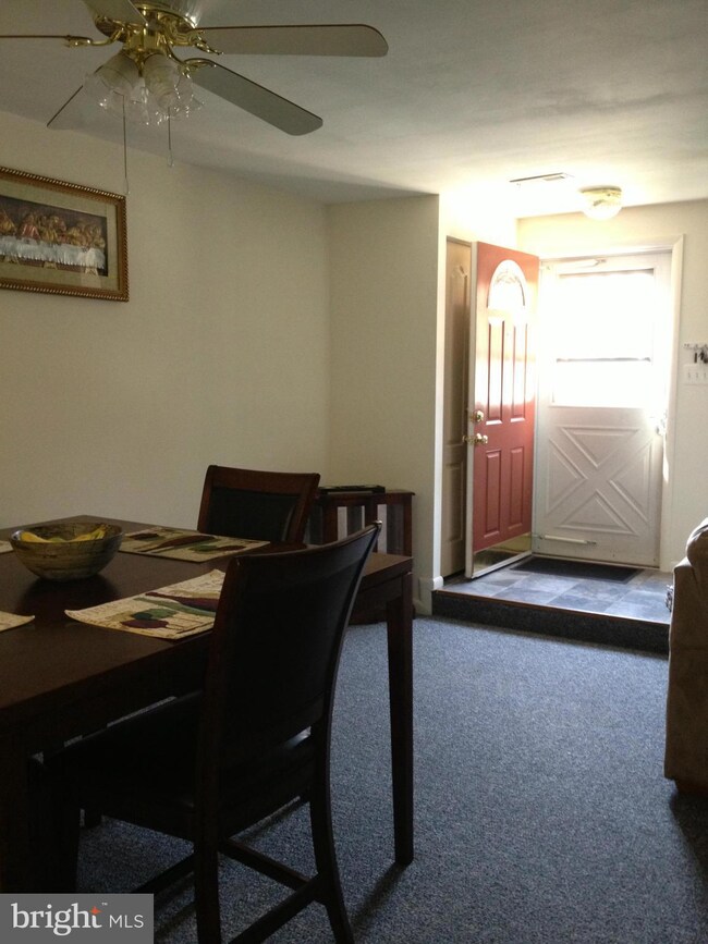 19954 Appledowre Cir, Germantown, MD 20876 - photo 6