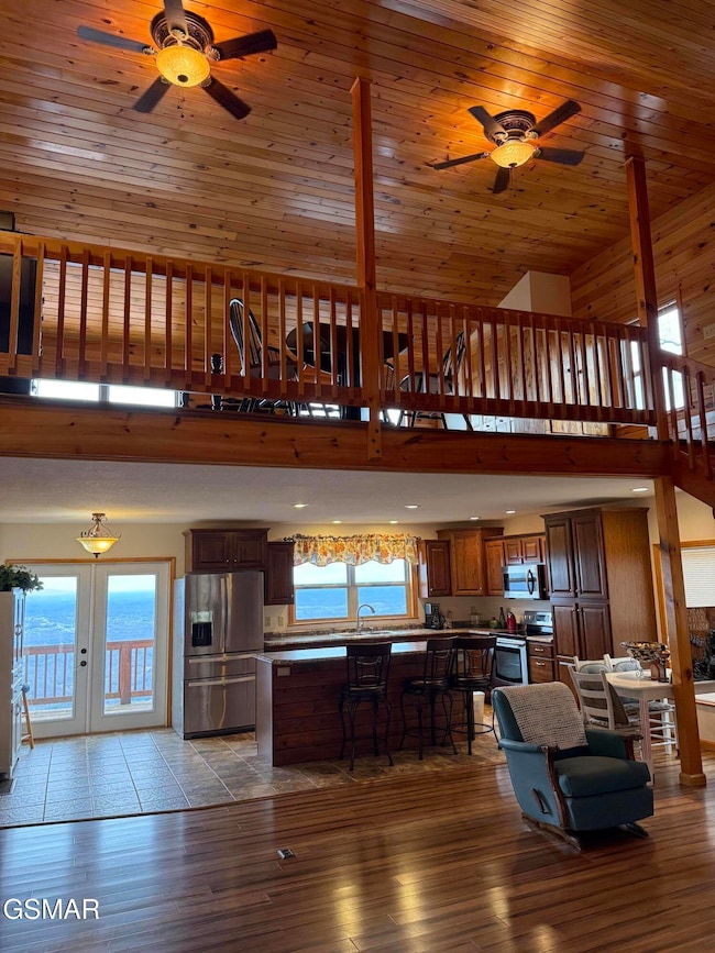 Open living/kitchen