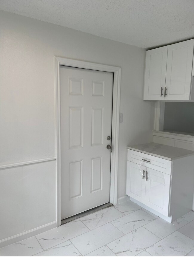 7228 Lakewood Dr, Houston, TX 77016 - photo 3