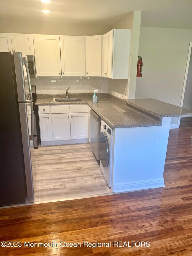 119 Morristown Rd unit 210B, Matawan, NJ 07747 - photo 3