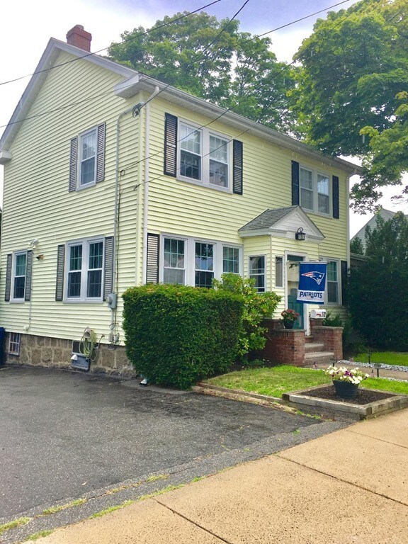 32 Raymond Rd, Salem, MA 01970 - photo 2