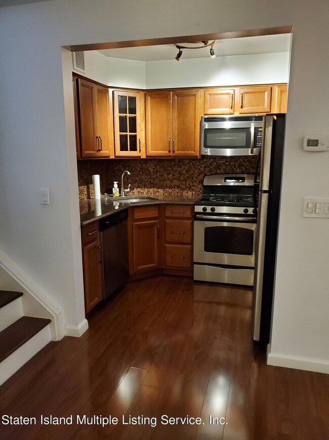 47 Lamped Loop unit A1, Staten Island, NY 10314 - photo 4