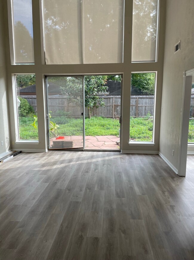 8206 Debbie Gay Dr, Houston, TX 77040 - photo 7