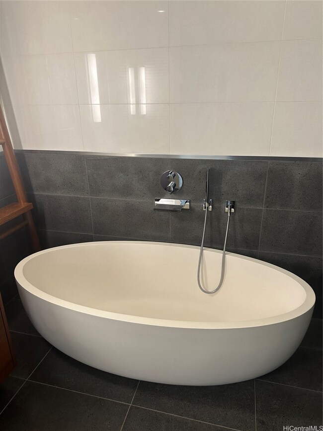 Anaha unit 2303, Honolulu, HI 96814 - photo 5