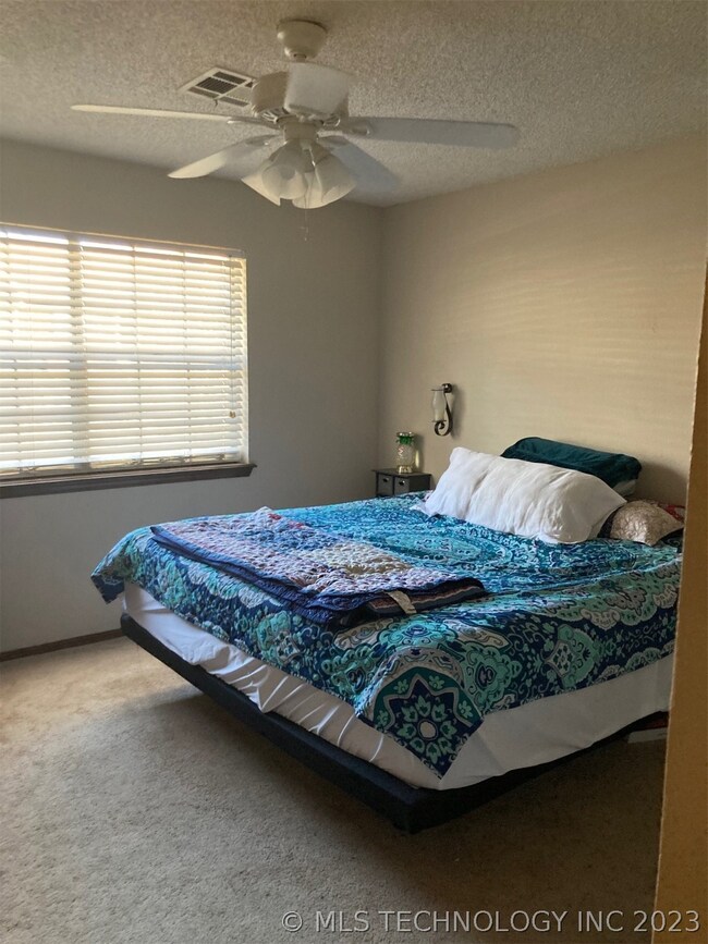 1422 S Stoneridge Manor, Ardmore, OK 73401 - photo 5