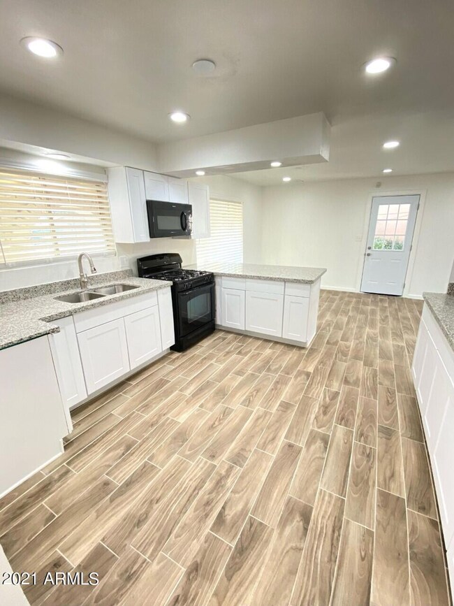 5410 W Cypress St, Phoenix, AZ 85035 - photo 7