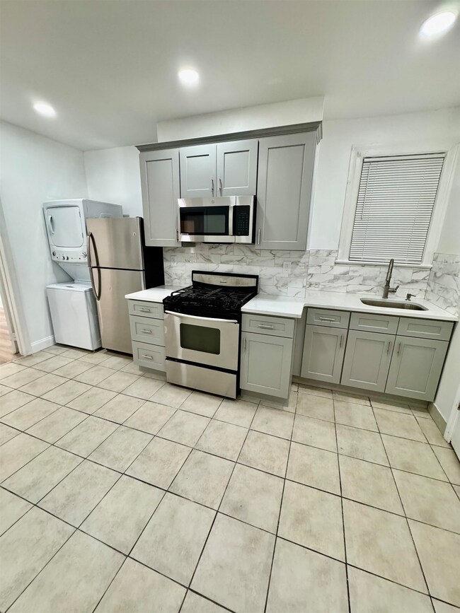 204 Zabriskie St unit 1, Jersey City, NJ 07307 - photo 2