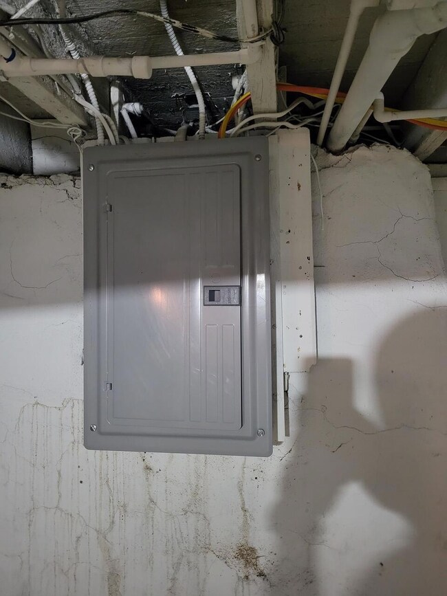 19 1/2 S Wheatland Ave, Columbus, OH 43204 - photo 7