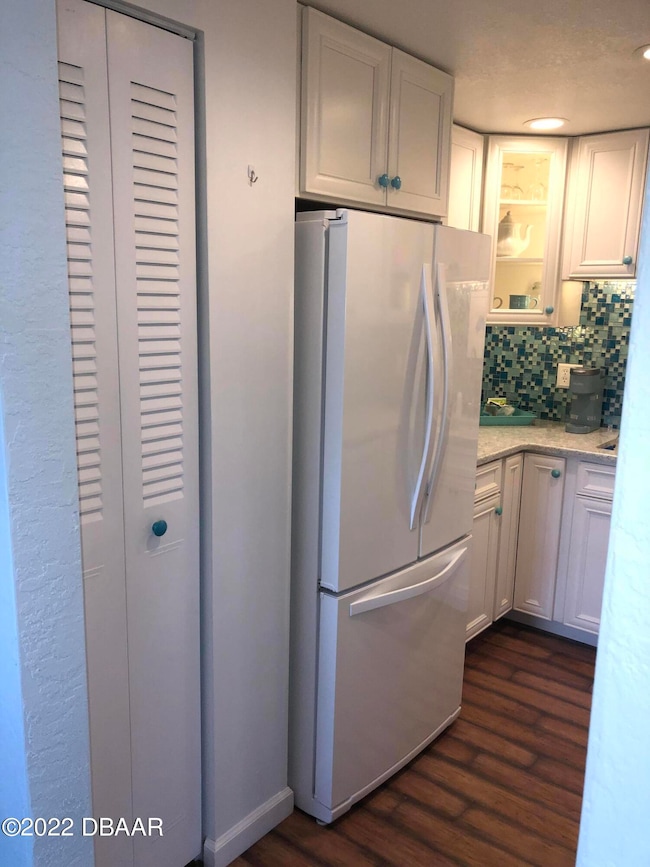 812 Kitchen 2