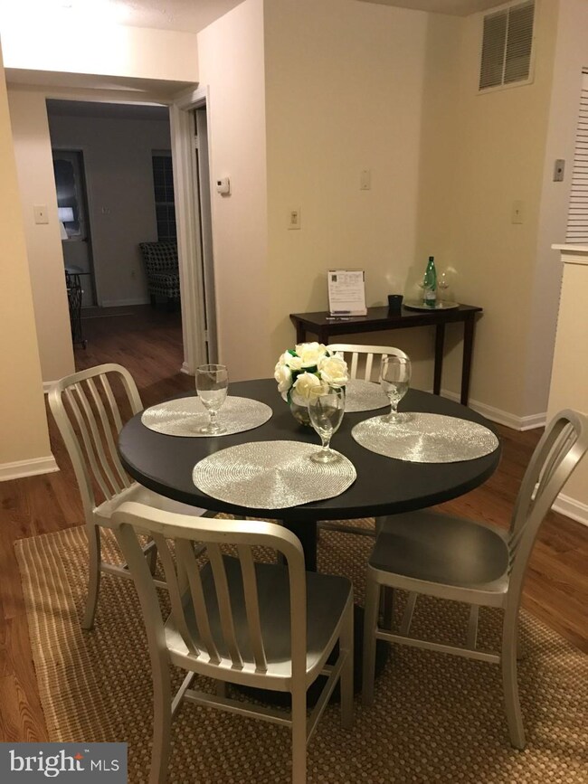 15641 Ambiance Dr, North Potomac, MD 20878 - photo 7