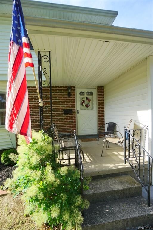 54 Dale Dr, North Tonawanda, NY 14120 - photo 3