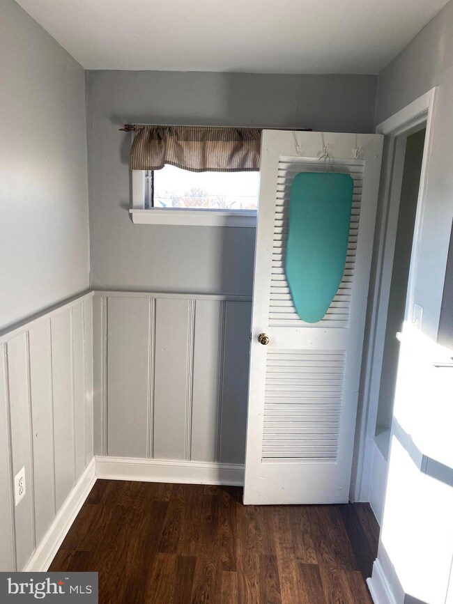 22 Bloomsbury Ave unit C, Baltimore, MD 21228 - photo 7