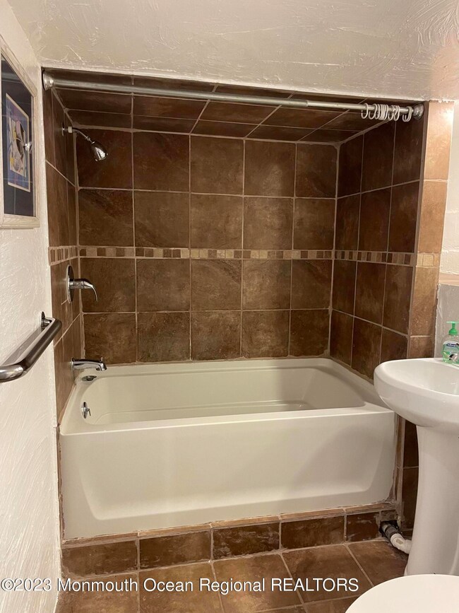 444 W Park Ave, Oakhurst, NJ 07755 - photo 3