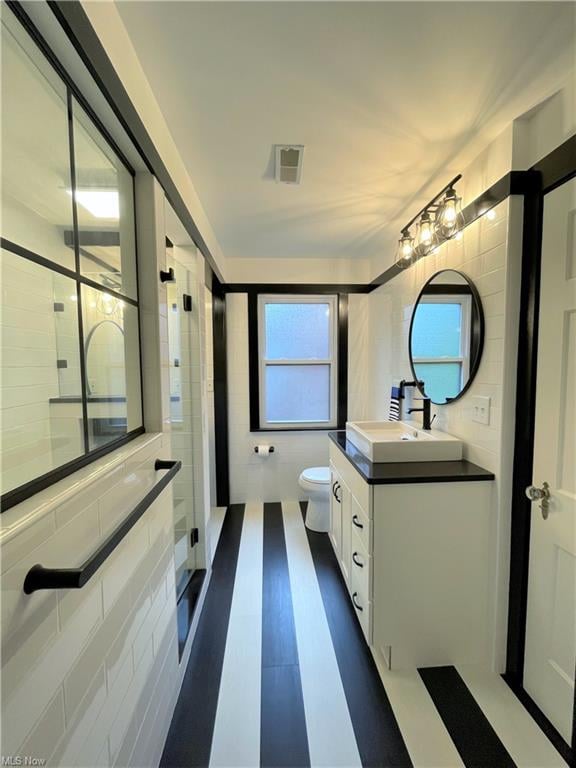 Full remodeled Bath on 2nd floor