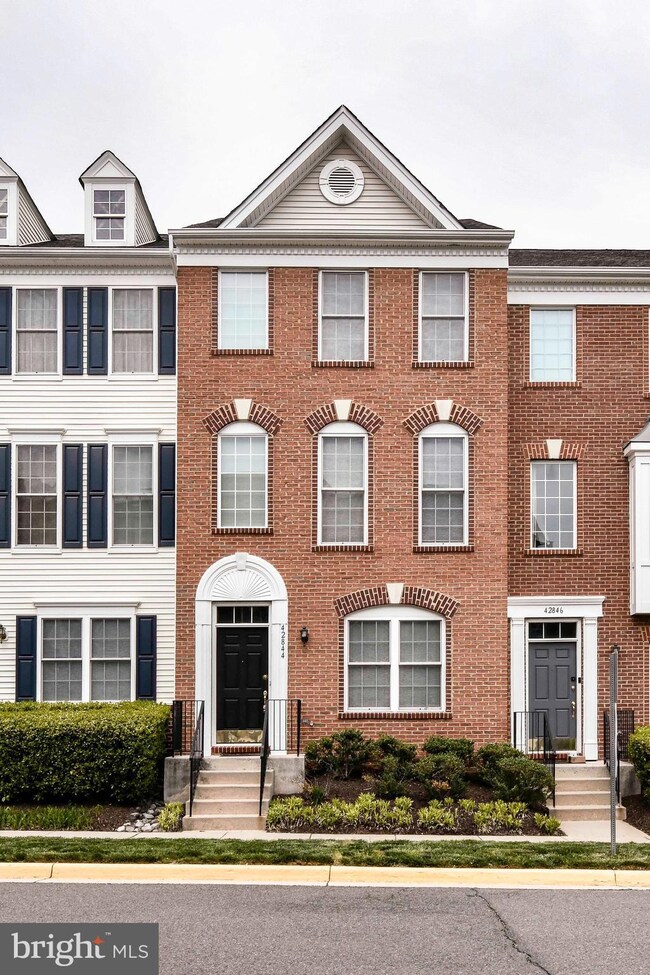 42844 Sykes Terrace, Chantilly, VA 20152 - photo 3