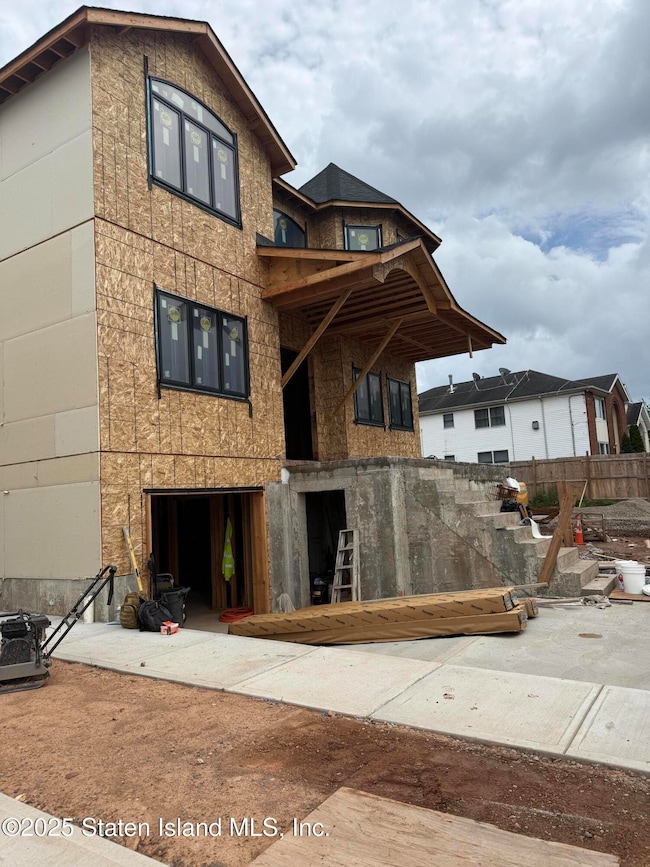 79 S Goff Ave unit B, Staten Island, NY 10309 - photo 2