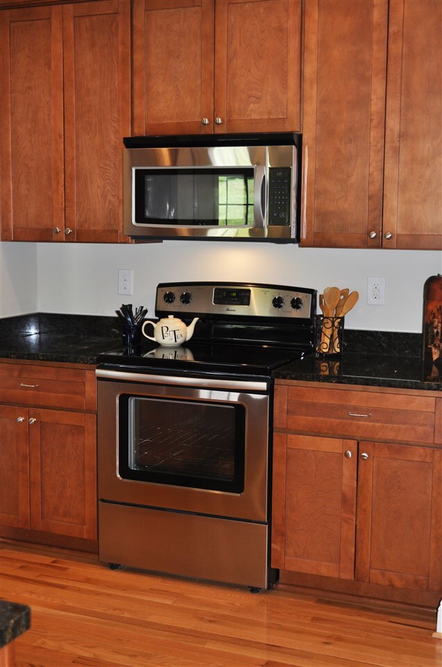 367 Windsor Dr, Fishersville, VA 22939 - photo 6