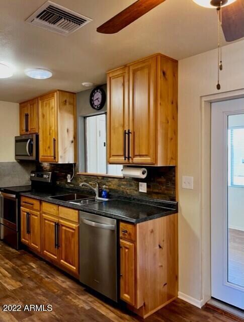 5348 E Decatur