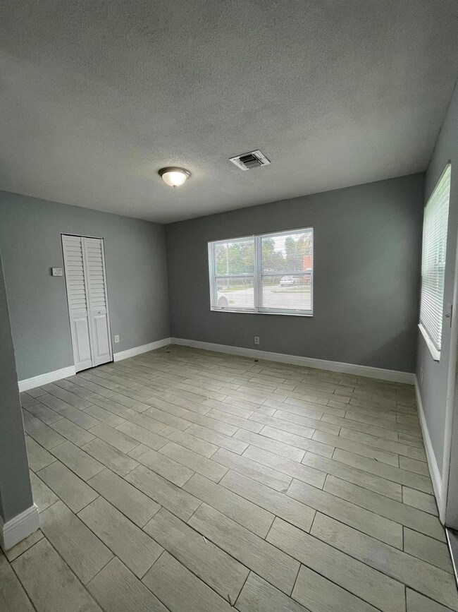 3011 Windsor Ave unit 1, West Palm Beach, FL 33407 - photo 3