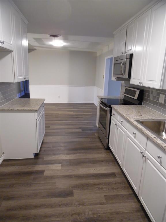 252 Belle St, Bedford, TX 76022 - photo 4