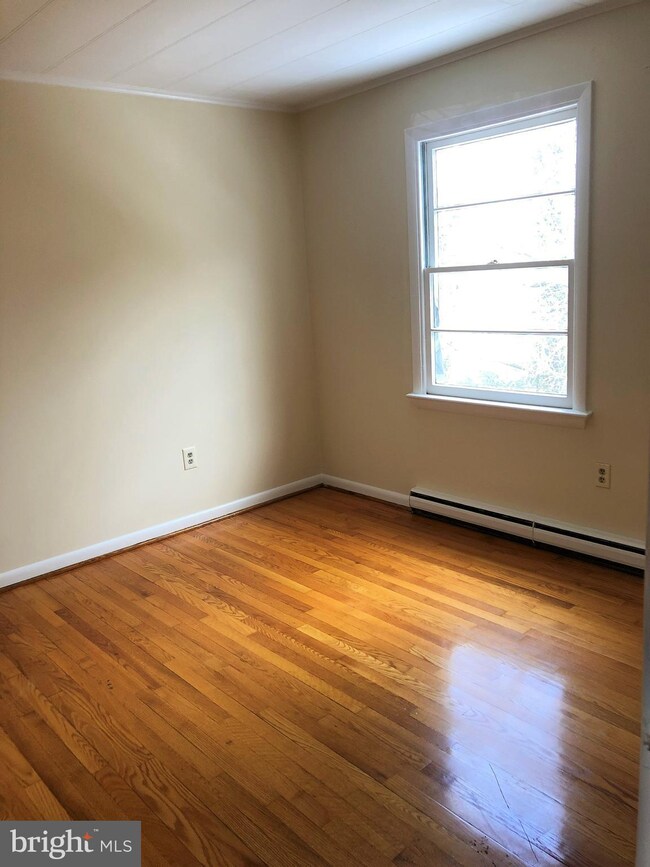 204 E Whitlock Ave, Winchester, VA 22601 - photo 5