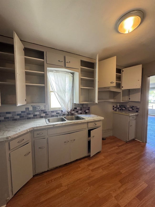 3305 Larchmont St, Flint, MI 48503 - photo 7