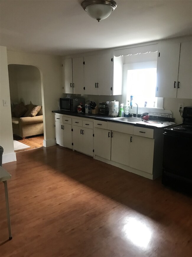 32 Union St, Milford, NH 03055 - photo 6