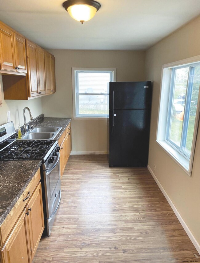 9 St Clair Ave, East Greenbush, NY 12144 - photo 4