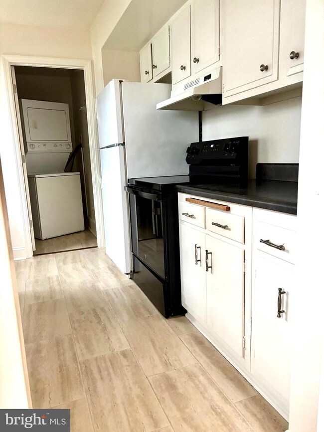 19 Walnut St unit B, Williamstown, NJ 08094 - photo 5